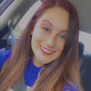 Meet your Posher, Candace